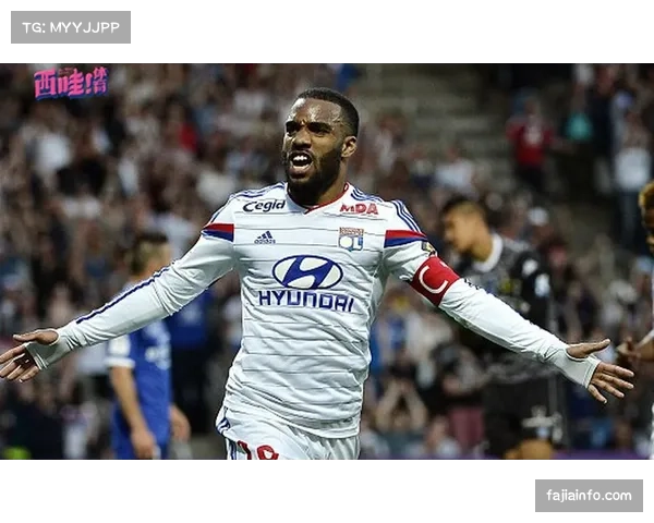 里昂核心球员伤愈复出参加合练，预计将提升球队由守转攻的推进速度